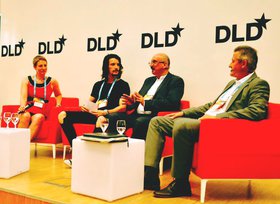 Alois Kastner-Maresch auf dem Panel "Innovation & Entrepreneurship in Oberfranken" - zusammen mit Sigrun Albert von der Mediengruppe Oberfranken und Ralf Männlein von emiricom. Moderiert wurde das Panel von Sven Goblirsch