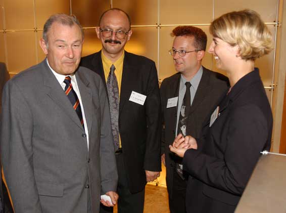 Günther Beckstein am Stand von Oberfranken