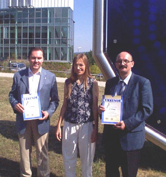 Übergabe der Urkunden zum MediaAward 2003 an die beiden Bayreuther Preisträger